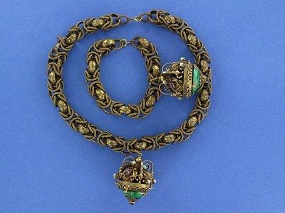 Amazing Ornate CHUNKY Demi Parure of Necklace Bracelet (ST842)