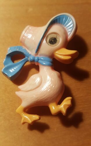 40s/50s Vtg Painted Pink Plastic/Lucite Duck Brooch with Winking Eye