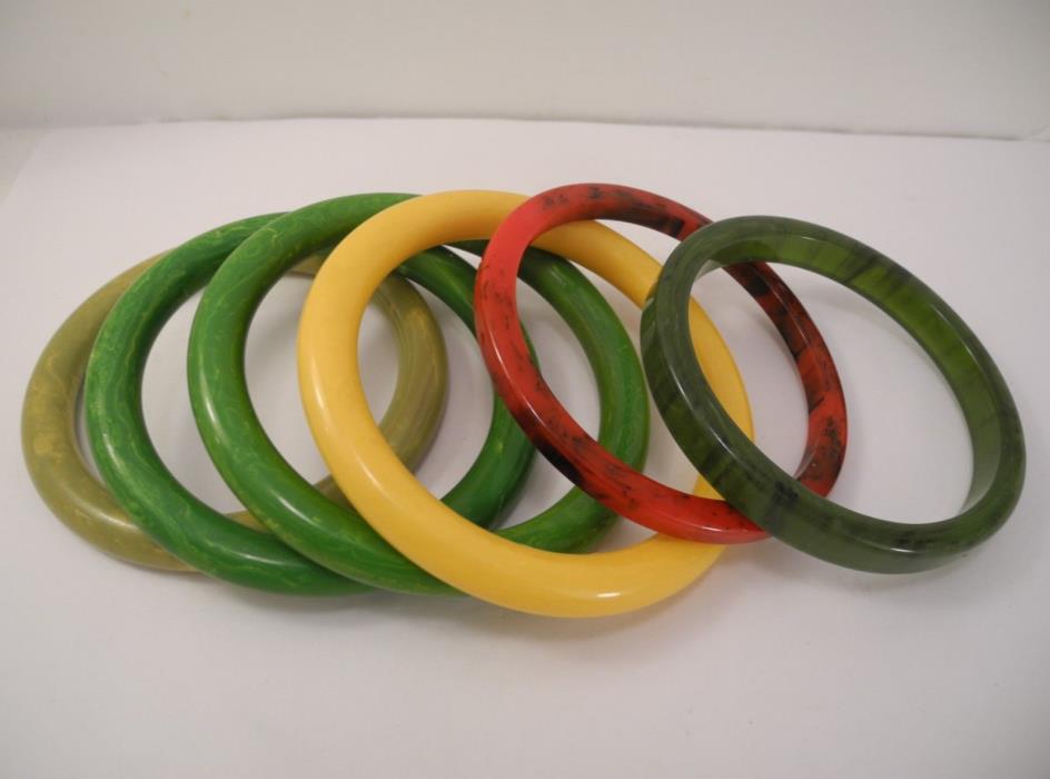 6 VINTAGE Bangle Bracelets Bakelite Yellow Green Olive Red Marbled & One Lucite?