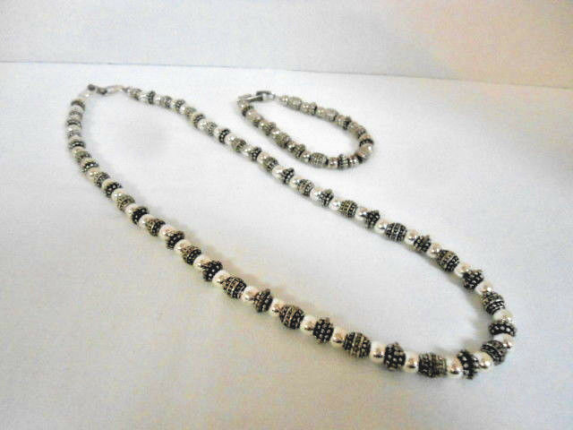 Vintage 1983 Napier Signed Silvertone Bead and Barrel Necklace & Bracelet