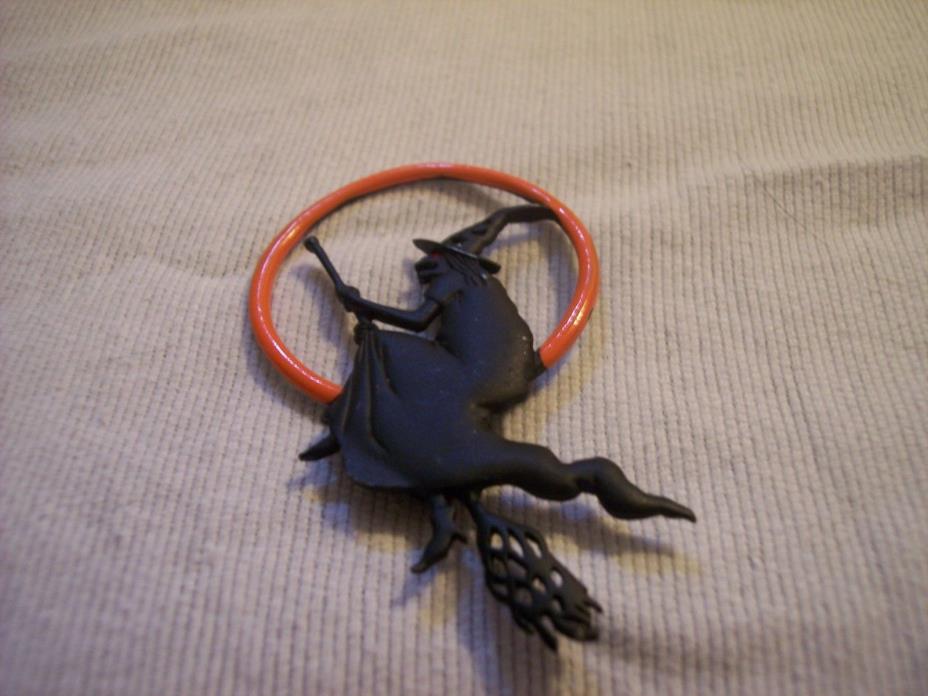 vintage JJ Jonette Enamel HALLOWEEN WITCH RIDING BROOM Brooch Pin