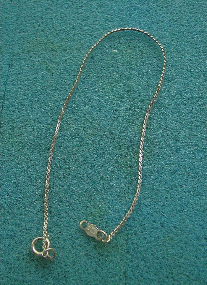 Gold Tone Delicate Chain Bracelet - Sarah Coventry Jewelry - Sara Cov - Vtg
