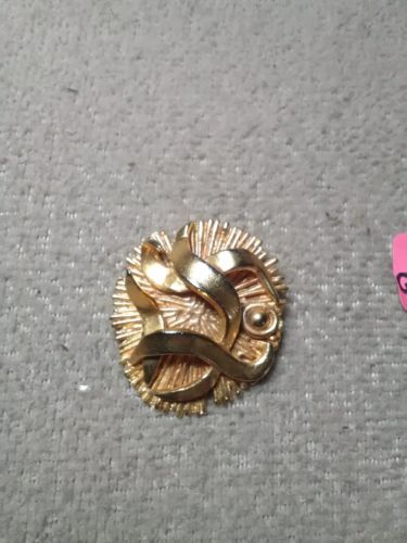 Vintage Signed schatz Brooch pendent . In good condition. Nothing missing.