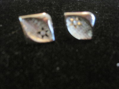 VINTAGE SQUARE GOLD TONE CUFF LINKS  NEVER WORN