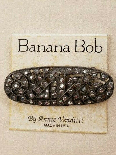 Banana Bob Oval Art Deco Brooch