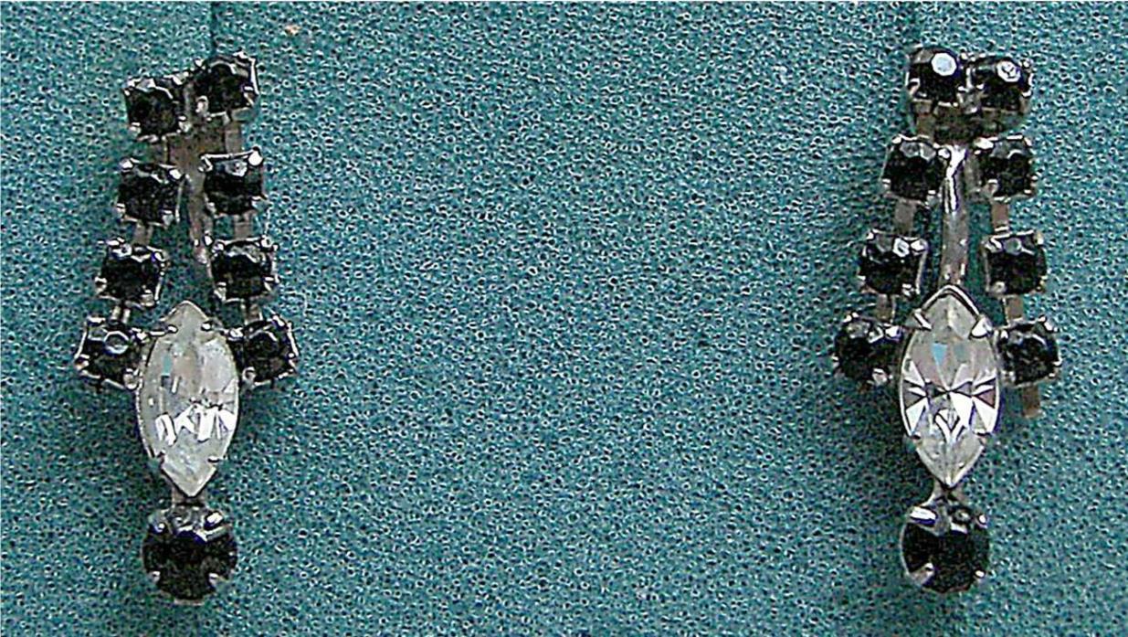 Black Bead & Rhinestone Dangle Screw Back Earrings   - Costume Jewelry - Vintage