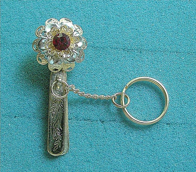 Gold Tone Flower Key Ring with Clip - Costume Jewelry - Vintage