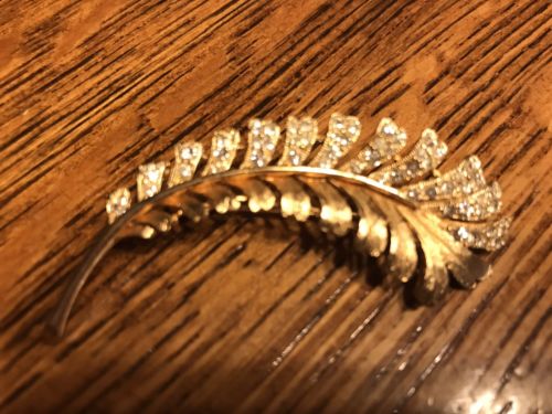 Vintage Feather Pin Gold Toned Metal Rhinestones-2603