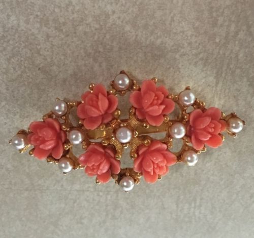 Women's Vintage Brooch Pin Gold Tone Flower Faux Pearls