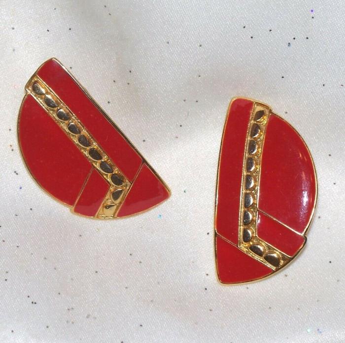 VINTAGE 70'S JEWELRY GOLD TONE METAL & RED ENAMEL PIERCED EARRINGS F361