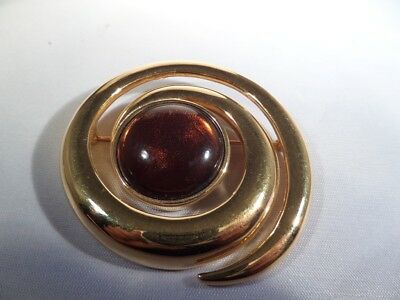 Vintage Gold Tone and Brown Plastic Swirl Brooch M1
