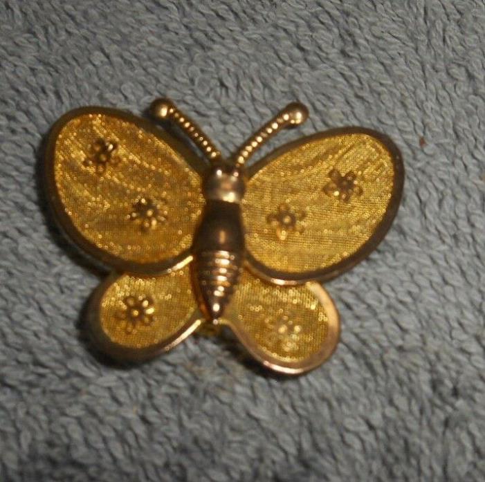 ( J1 ) GOLD TONED BUTTERFLY PIN BACK