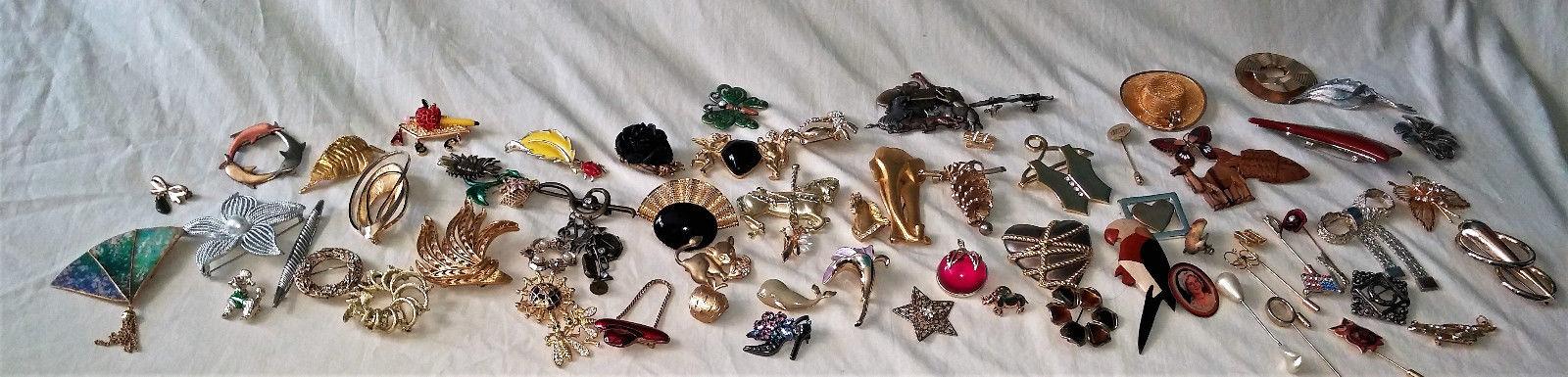 65 PLUS VINTAGE/NOW COSTUME JEWELRY BROOCHES WEAR/SELL