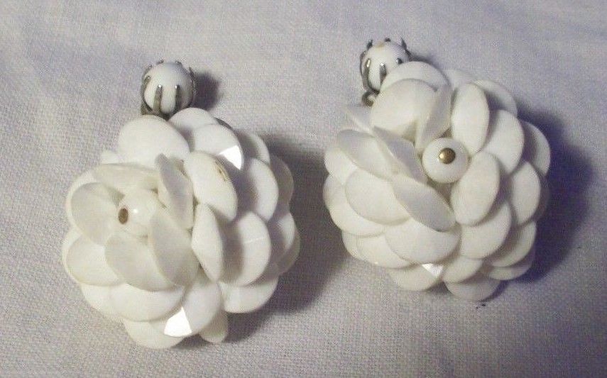 ANTIQUE WHITE DANGLING PEONY CLIP ON EARRINGS ALLOY MIXED MATERIALS