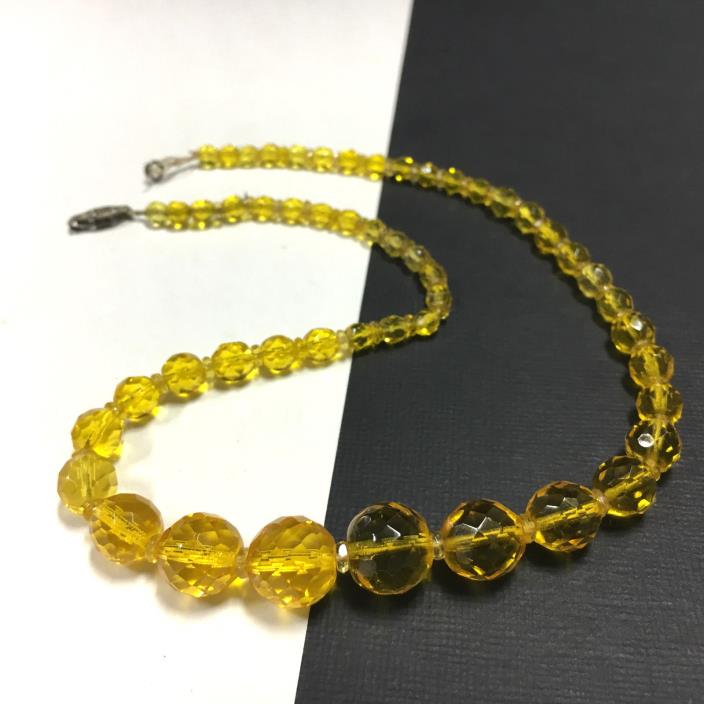 Lovely Vintage VICTORIAN Yellow Glass CRYSTAL Graduated Beaded Necklace GG38m