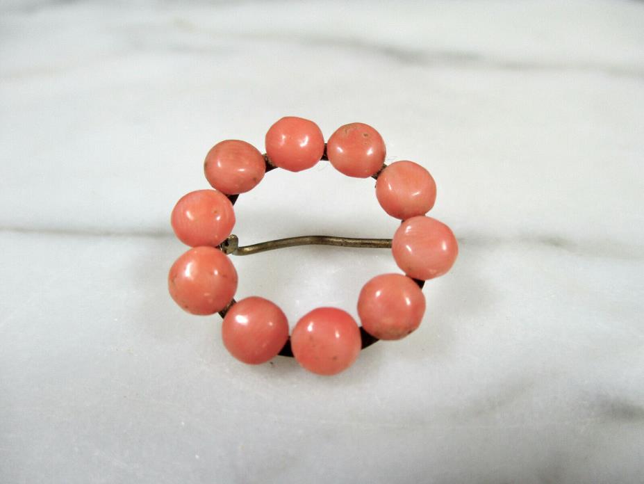 SMALL VICTORIAN NATURAL PINK CORAL CABOCHON BUTTON WREATH BRASS BROOCH ANTIQUE