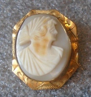 fine antique yellow gold plated carved shell  cameo  pin