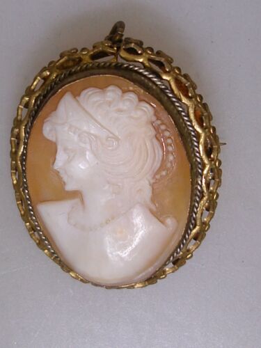 BEAUTIFUL VICTORIAN CARVED SHELL CAMEO W/GOLD WASHED FILIGREE PIN/PENDANT!