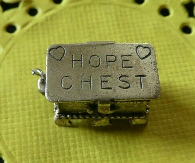Vintage Beau Sterling Silver Opening Hope Chest Charm