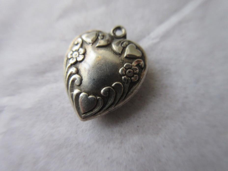 Vintage Sterling Silver Bracelet Charm Puffy Repousse HEART Forget-Me-Nots Mom