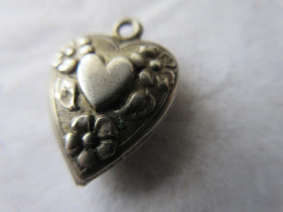Vintage Sterling Silver Bracelet Charm Puffy Repousse HEART Forget-Me-Nots Sue