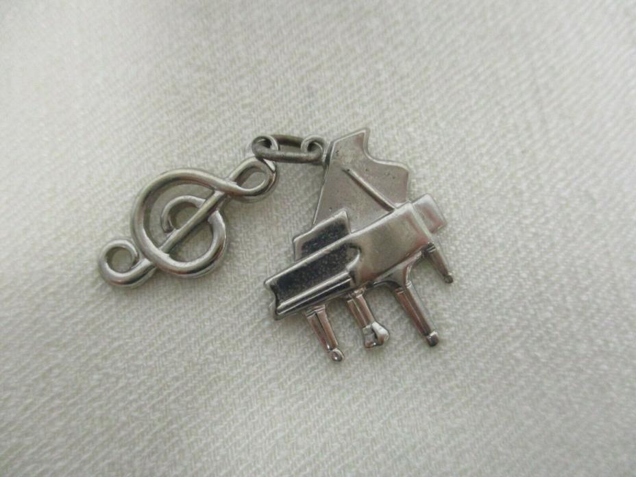 VINTAGE STERLING SILVER TREBLE CLEF MUSICAL NOTE & GRAND PIANO CHARM ~ 3/4