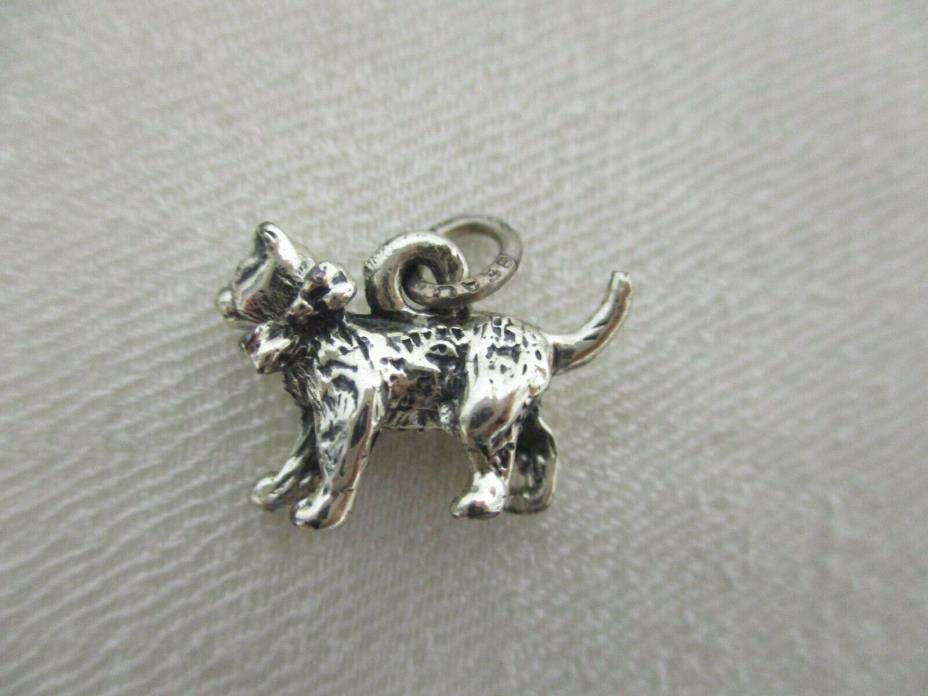 VINTAGE STERLING SILVER CAT with BOW COLLAR CHARM 3/4