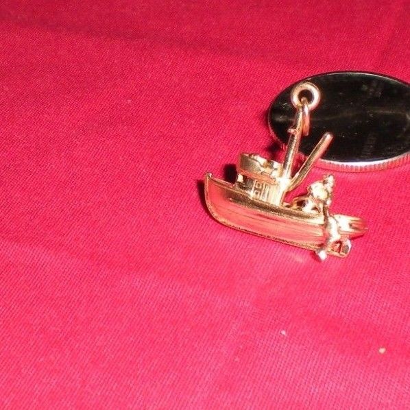 Vintage 14K Gold Charm Pendant Fishing Boat 6 Grams Very nice detail Signed