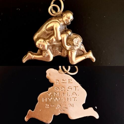VINTAGE 14K SOLID GOLD WRESTLER MEDAL CHARM WITH DIAMOND & NYC INSCRIPTION