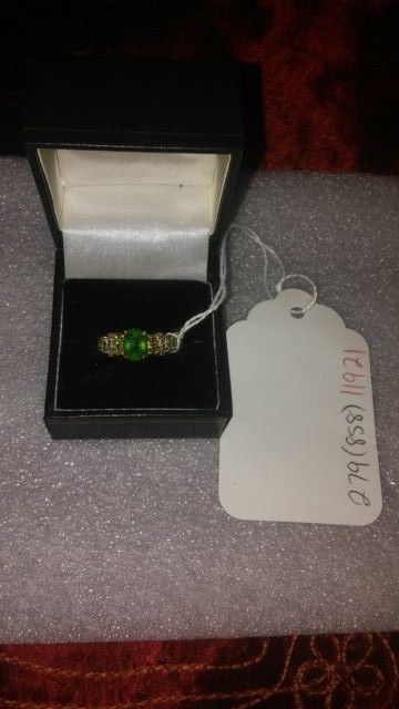 Vintage Lovely 14kt gold Tsavorite Ring with Diamond Accents