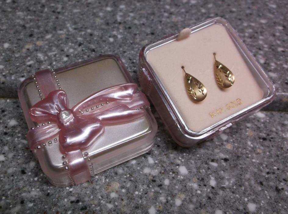 B 14KT Gold earrings in case great deisgn