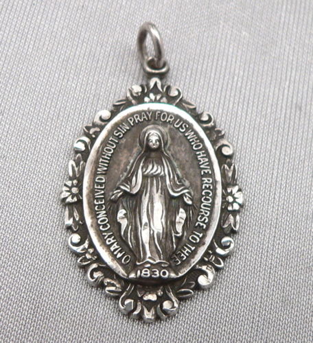 Vintage STERLING Silver MIRACULOUS MEDAL Religious Mary Pendant Flowers 5.2g