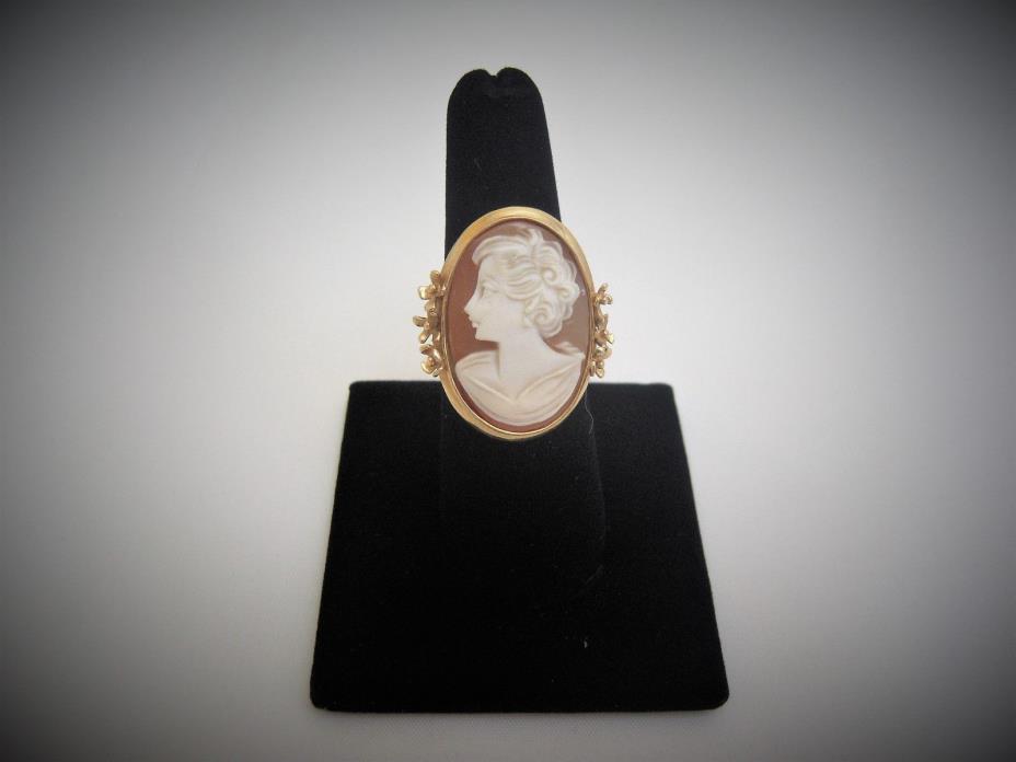 Beautiful Vintage Estate 14K Gold Large Oval Genuine Shell Cameo Ring Size 8.5