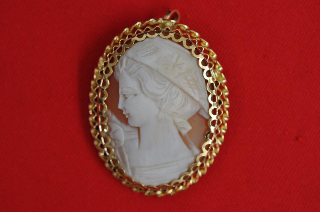 Shell Cameo Pin Brooch Pendant in Solid 18k Yellow Gold Frame
