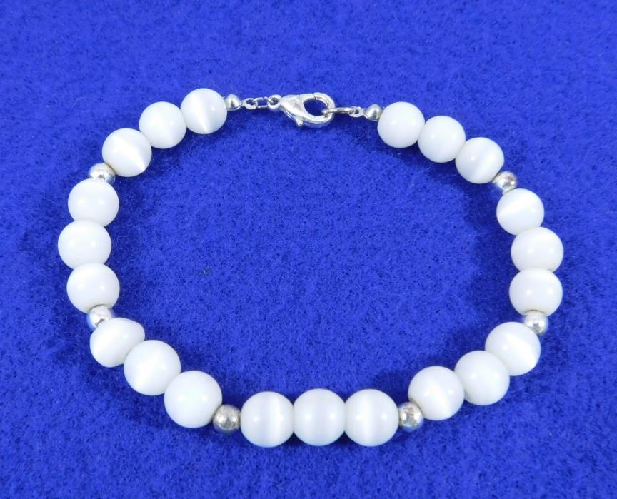 Bracelet White Glass Moonglow Beads