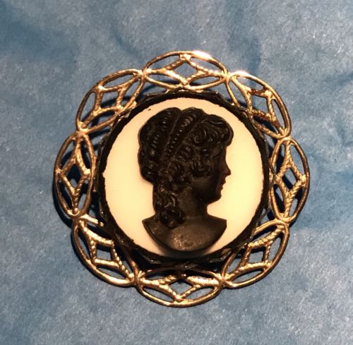 Vintage Cameo Goldtone Broach / Pin Black & White