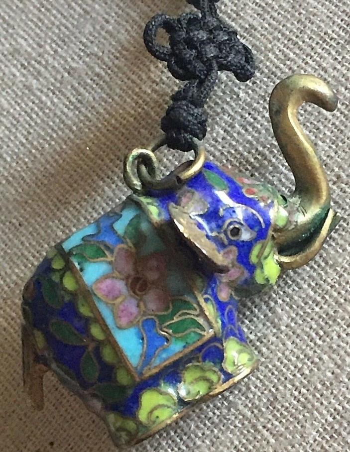 Vintage Chinese Asian Cloisonne Enamel Painted Brass Elephant Pendant Necklace