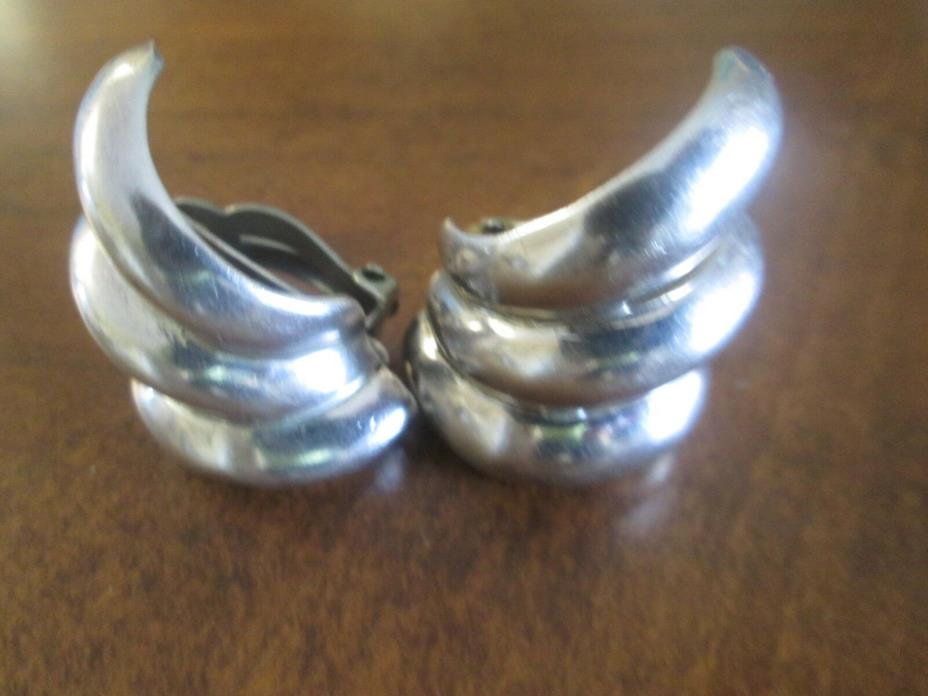 VINTAGE MEXICAN STERLING SILVER HANDMADE EXOTIC EARRINGS. HEAVY & THICK. 19 GR