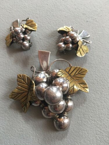 VINTAGE Mexico 925 Sterling Silver Brass Grape Bunch Pendant Pin & Clip Earrings