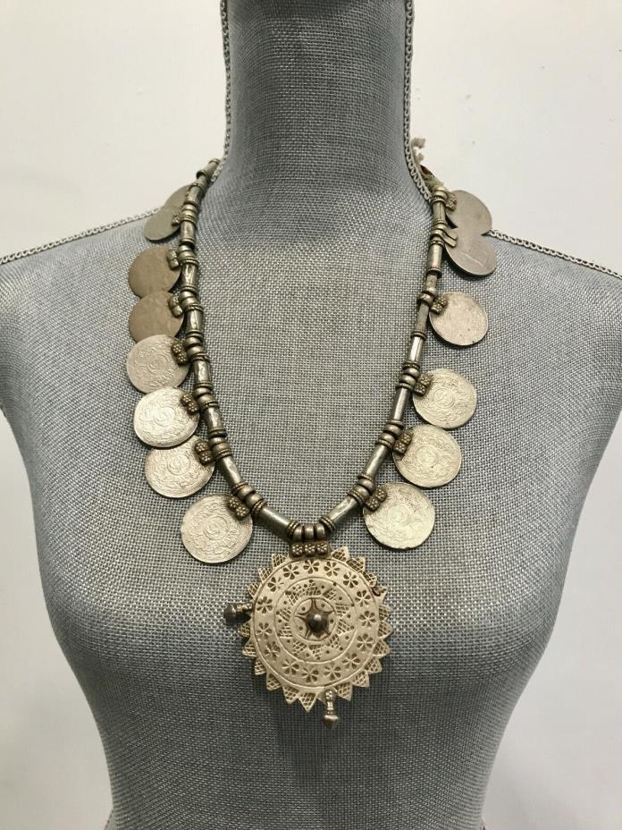 TRIBAL VINTAGE METAL NECKLACE, SILVER COLOR, AN ABSOLUTELY STUNNING PIECE!