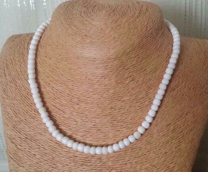 Vintage Hawaiian Royal Puka Shell Necklace 16 inches