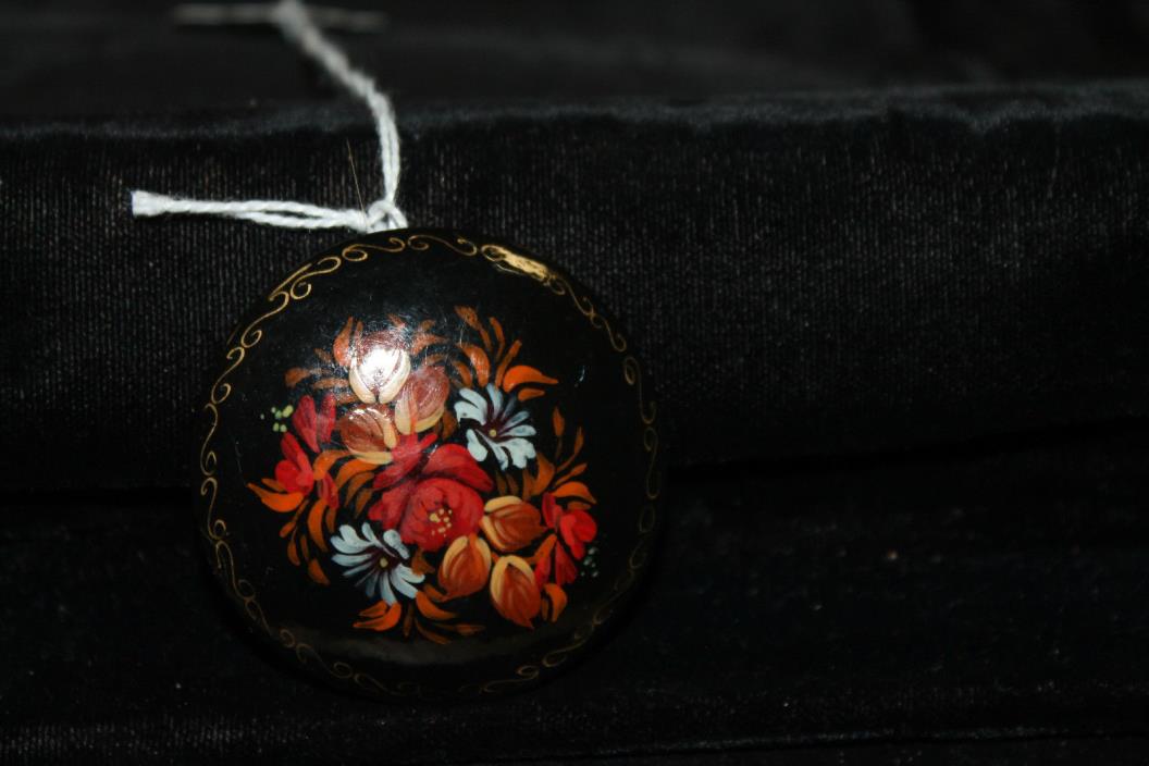Exceptional Vintage Hand Painted Floral Russian Lacquered Brooch Artist Signed