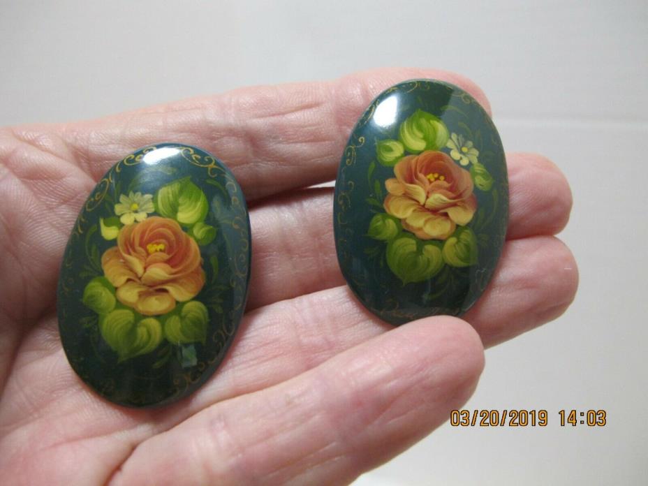 Paud Artist Made in Russia Oval Wooden Earrings Green w Pink Yellow Roses Gold