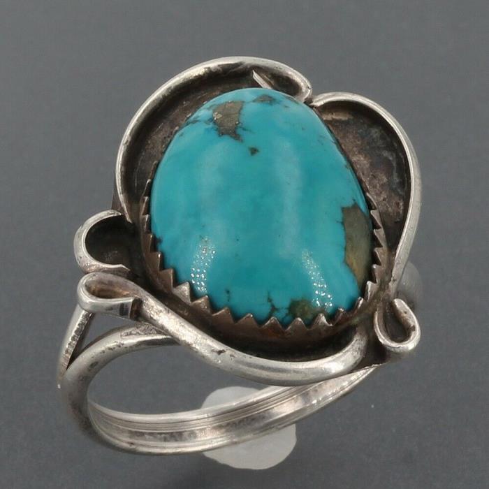 Vintage Southwestern Handcrafted Sterling Silver Turquoise Ring Size 7.5