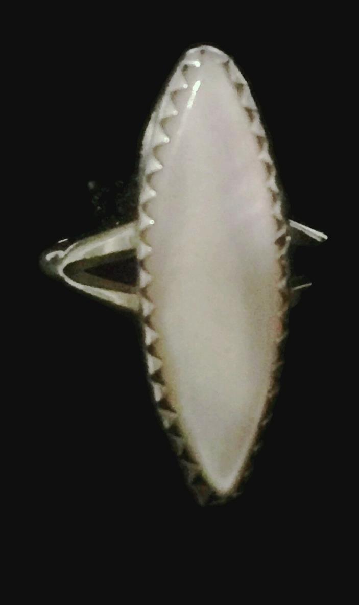Vintage MOP Mother of Pearl Southwest Sterling Silver Pinky Ring Size 2 1.7g