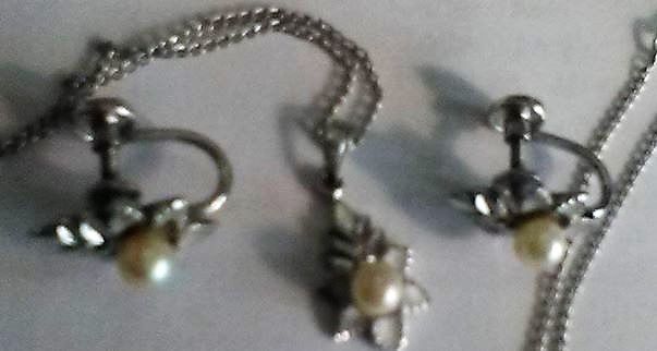 Vintage Sterling silver set necklace and earrings screw down earrings