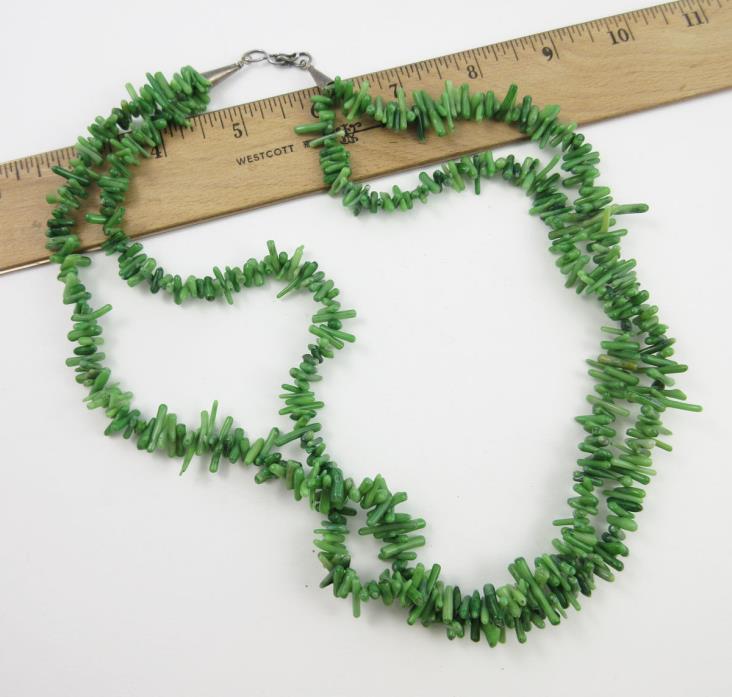 Unusual Vintage Southwestern Green Branch Coral Bead Necklace