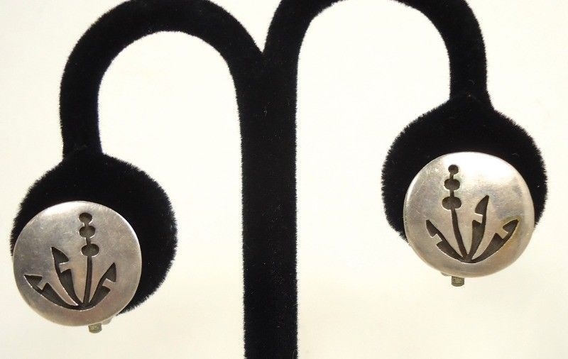 VTG SOUTHWESTERN STERLING SILVER YUCCA PLANT SHADOW BOX CLIP EARRINGS