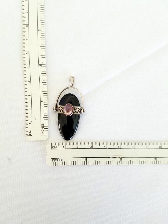 VIntage  sterling silver black onyx pendant w/pink cabachon