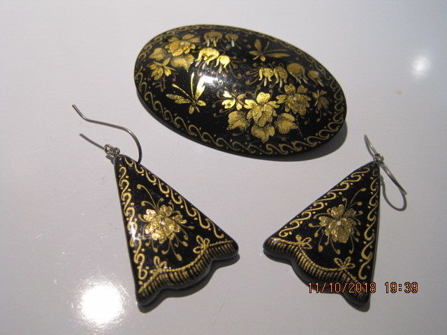 Floral Butterfly Brooch & Earrings Hand Painted Gold on Black Lacquer GUANMBIZUH